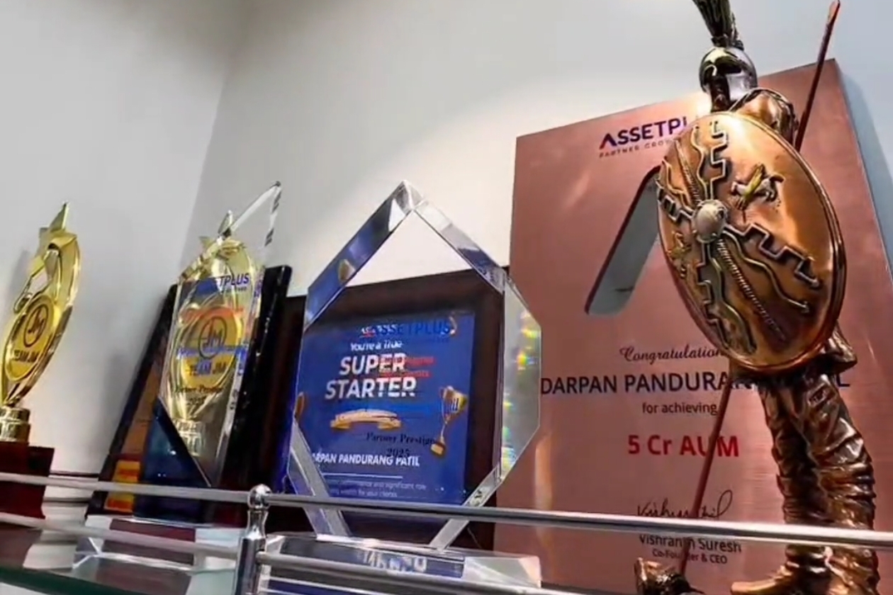 Awards Trophy Shelf Rupic